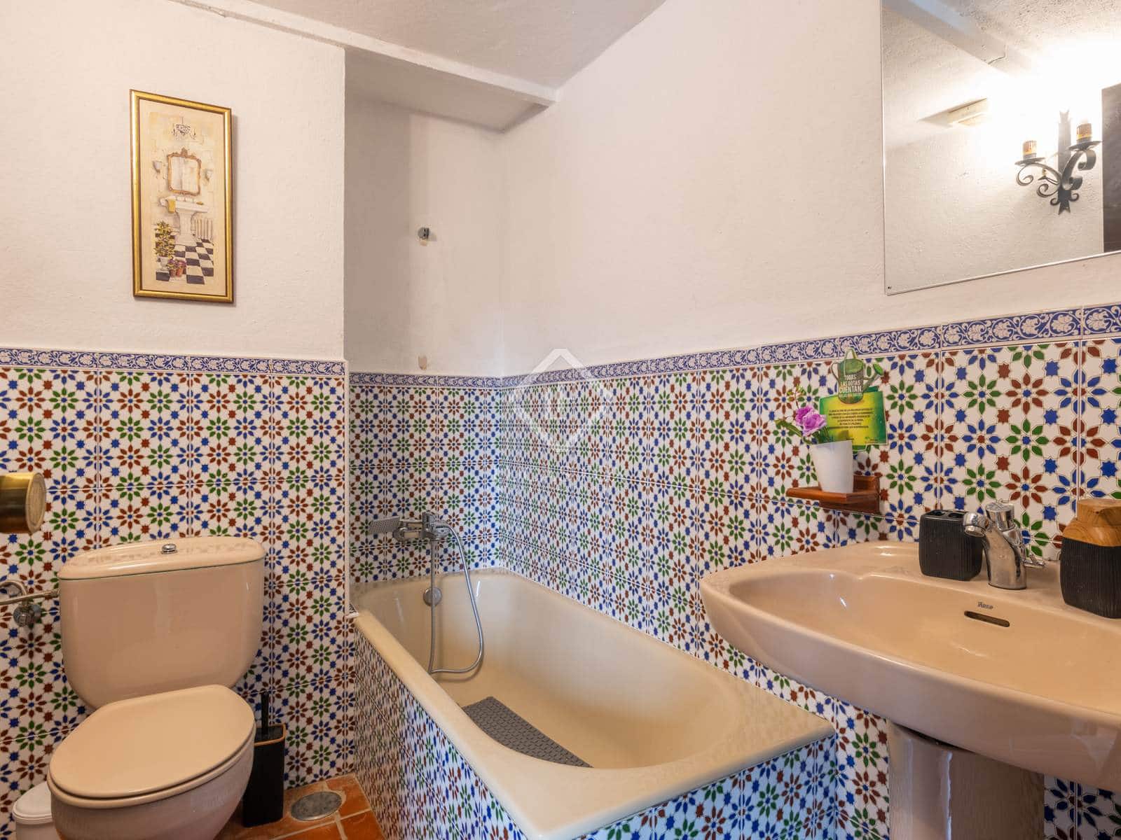 11 soveværelse Finca/Landehus til salg i Malaga by med swimmingpool garage - € 1.250.000 (Ref: 8644477)