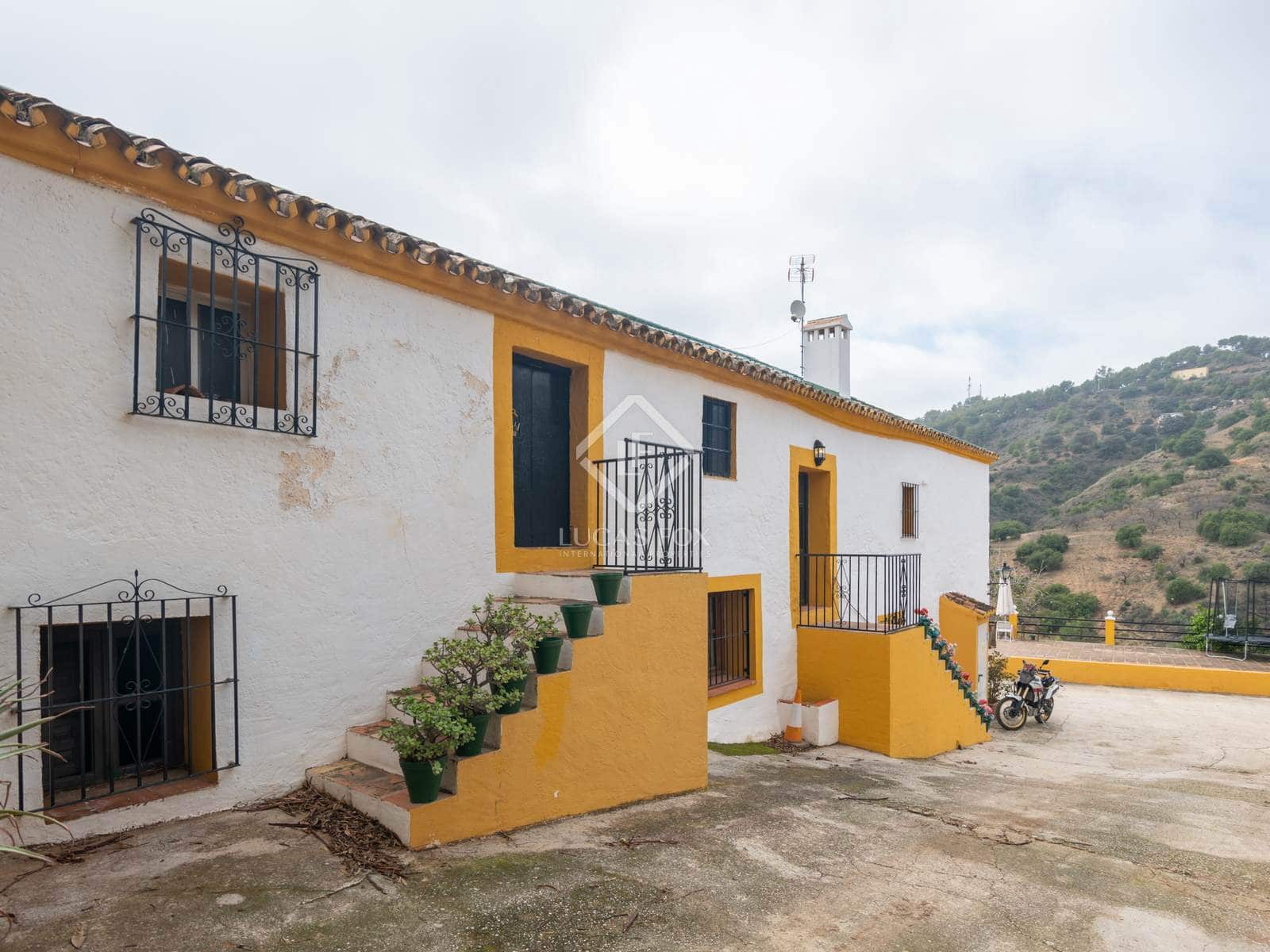 11 soveværelse Finca/Landehus til salg i Malaga by med swimmingpool garage - € 1.250.000 (Ref: 8644477)
