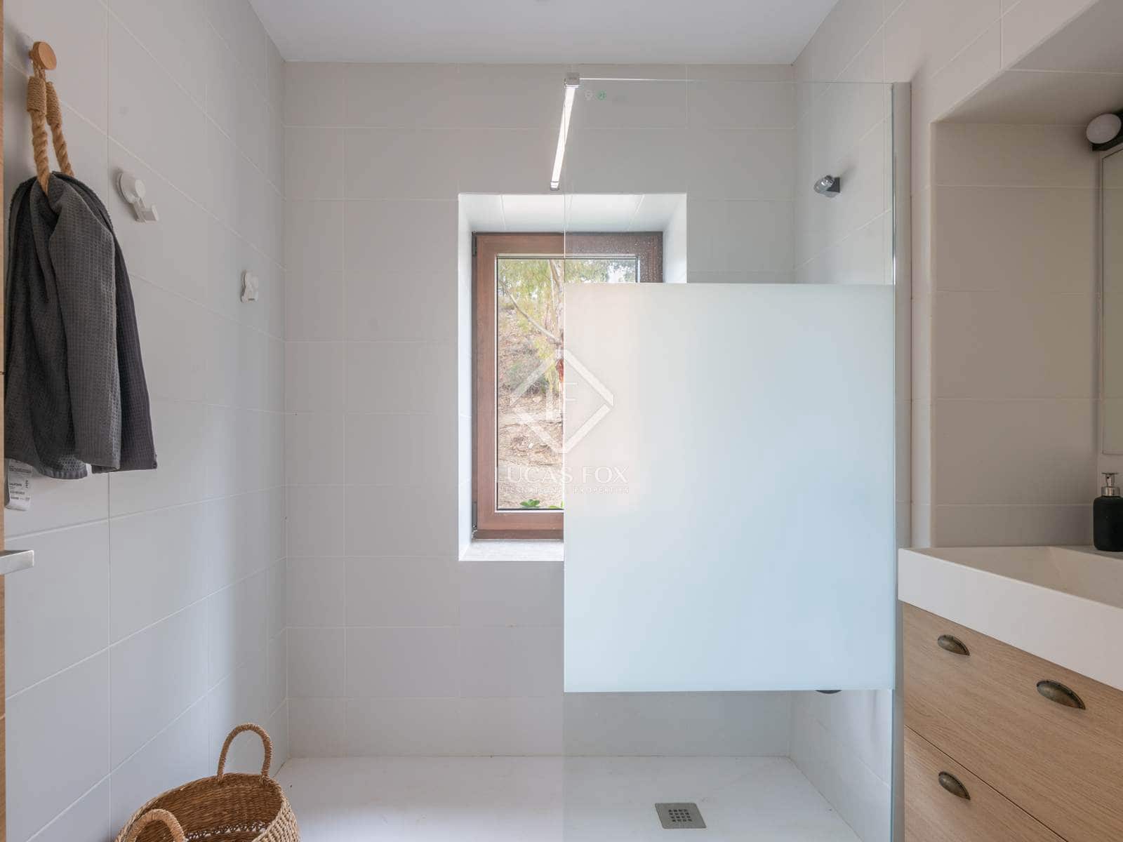 11 soveværelse Finca/Landehus til salg i Malaga by med swimmingpool garage - € 1.250.000 (Ref: 8644477)