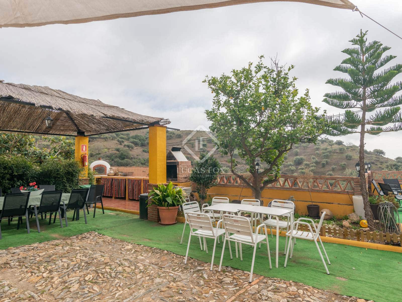 11 soveværelse Finca/Landehus til salg i Malaga by med swimmingpool garage - € 1.250.000 (Ref: 8644477)