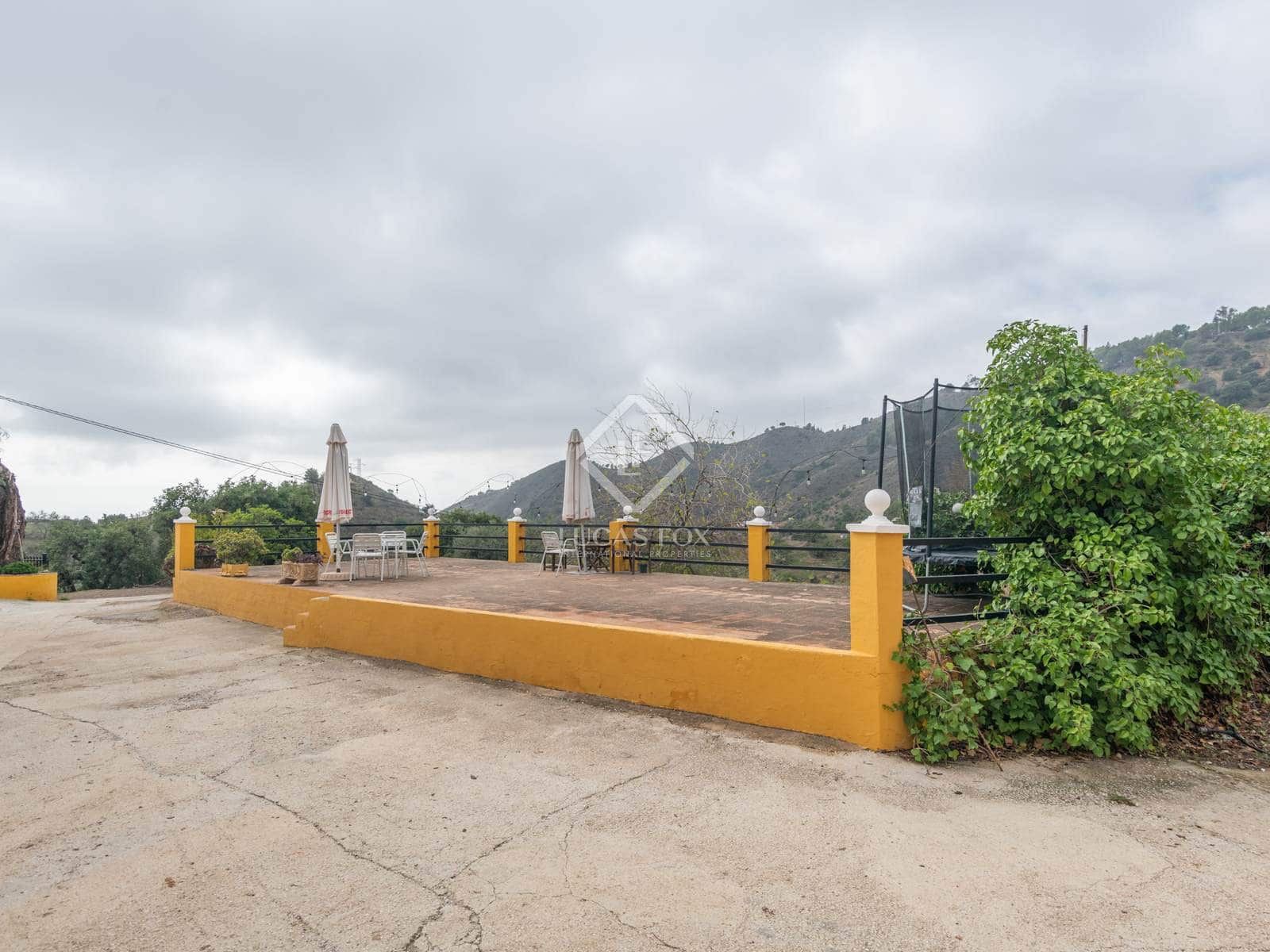 11 soveværelse Finca/Landehus til salg i Malaga by med swimmingpool garage - € 1.250.000 (Ref: 8644477)