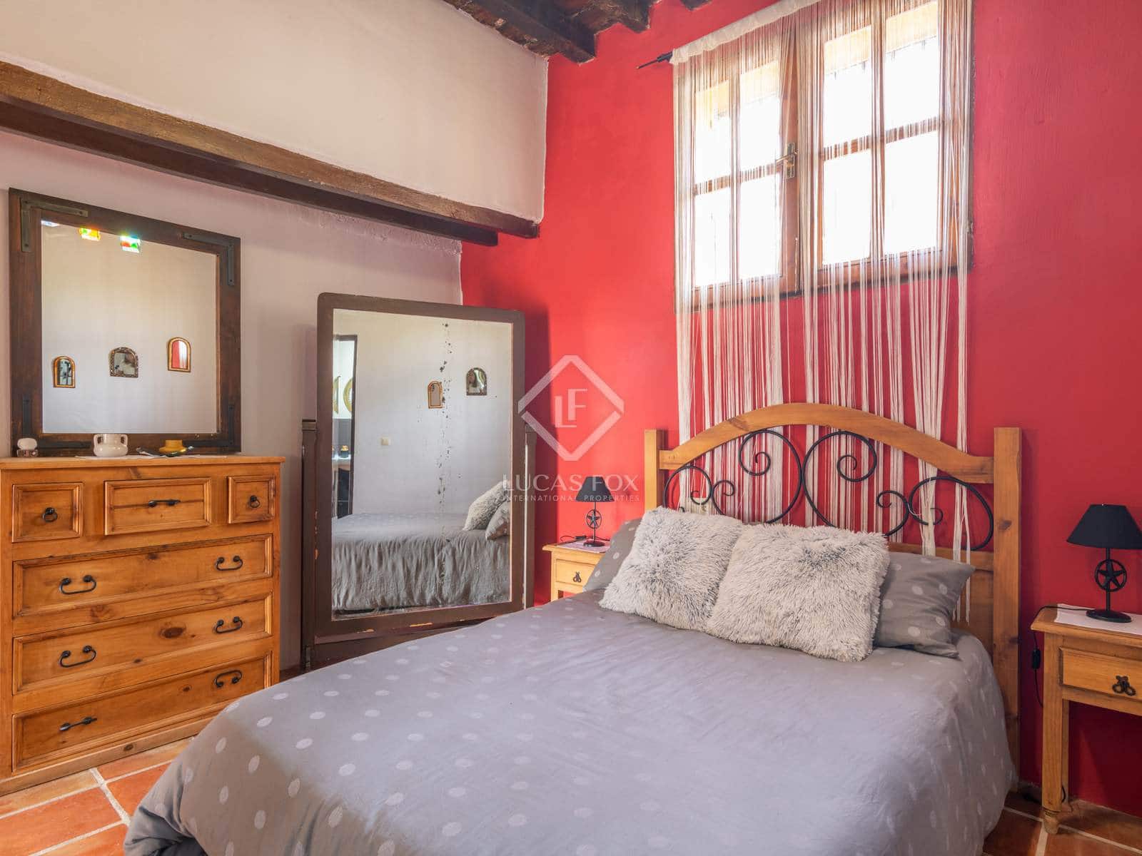 11 soveværelse Finca/Landehus til salg i Malaga by med swimmingpool garage - € 1.250.000 (Ref: 8644477)