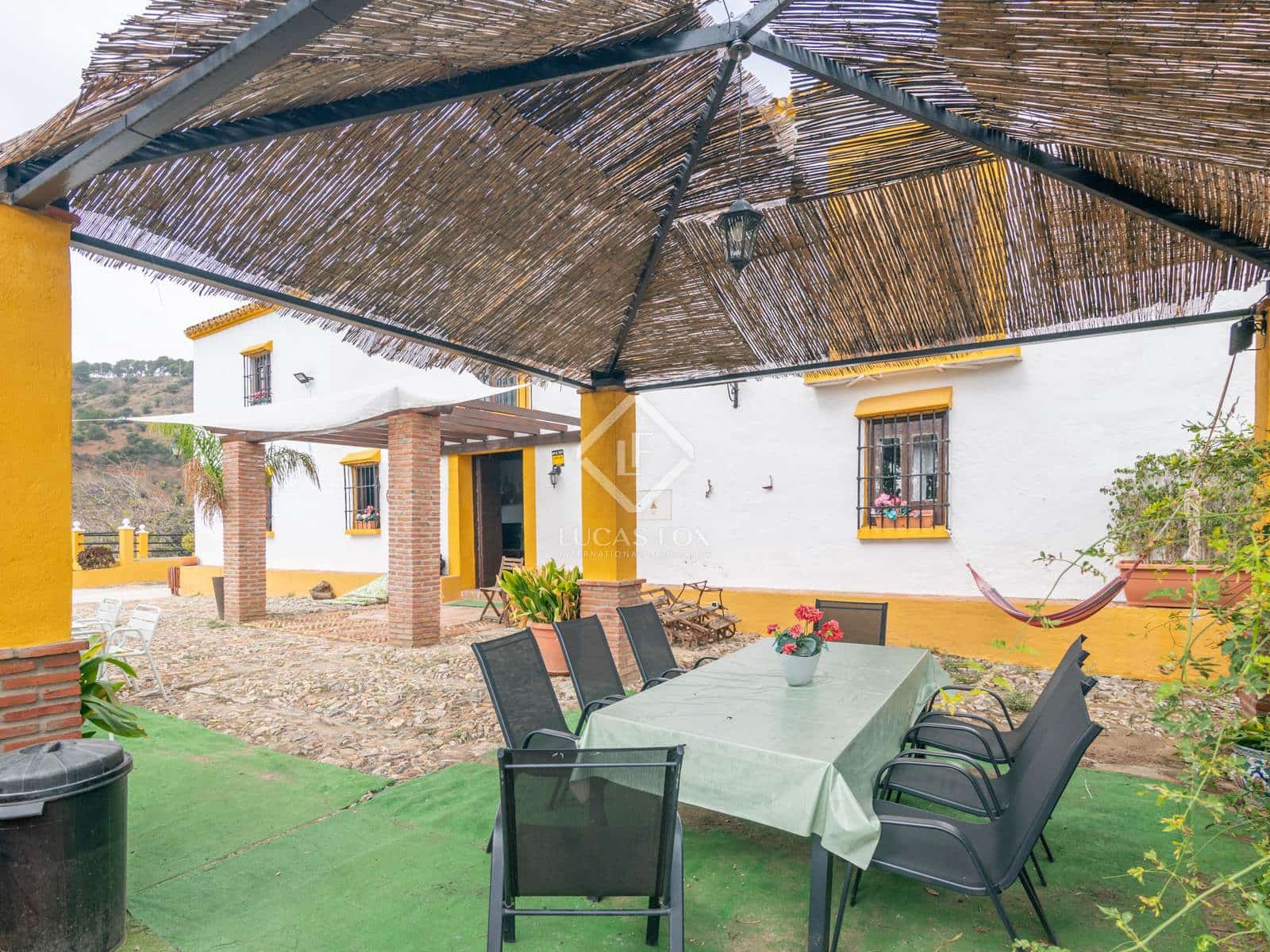 11 soveværelse Finca/Landehus til salg i Malaga by med swimmingpool garage - € 1.250.000 (Ref: 8644477)