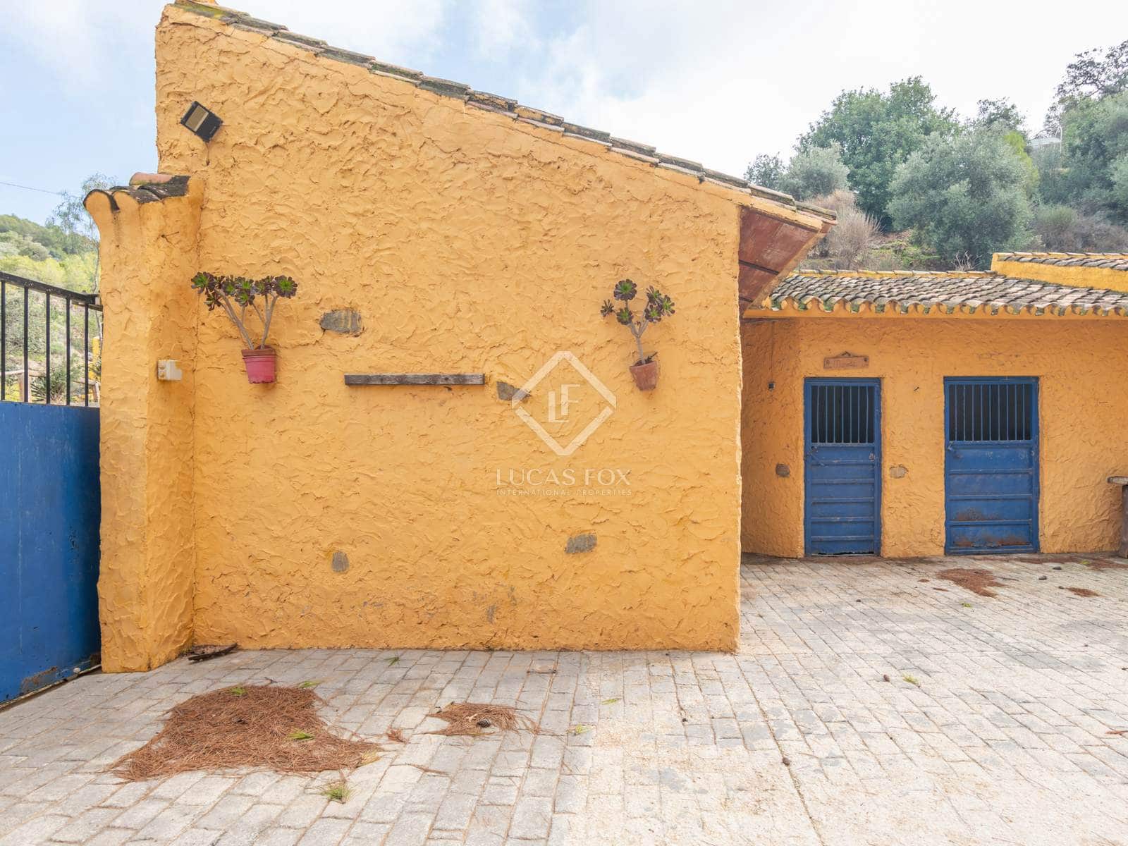 11 soveværelse Finca/Landehus til salg i Malaga by med swimmingpool garage - € 1.250.000 (Ref: 8644477)