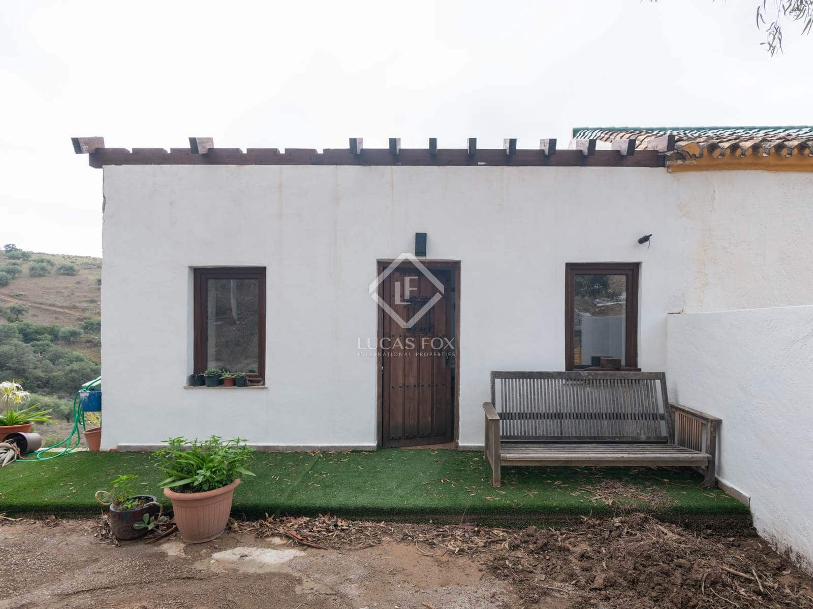 11 soveværelse Finca/Landehus til salg i Malaga by med swimmingpool garage - € 1.250.000 (Ref: 8644477)