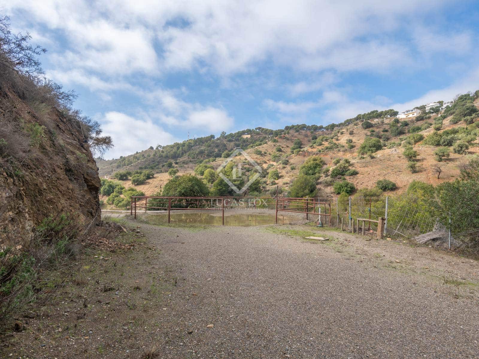 11 soveværelse Finca/Landehus til salg i Malaga by med swimmingpool garage - € 1.250.000 (Ref: 8644477)