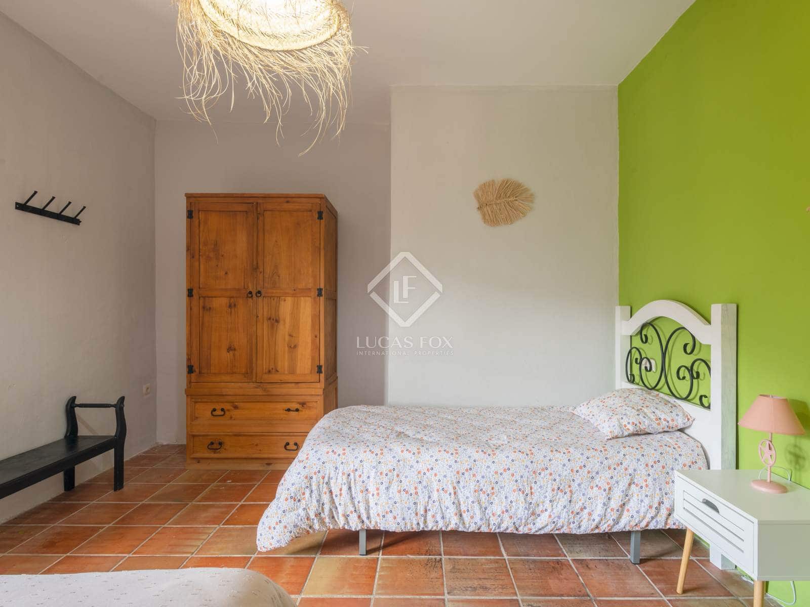 11 soveværelse Finca/Landehus til salg i Malaga by med swimmingpool garage - € 1.250.000 (Ref: 8644477)