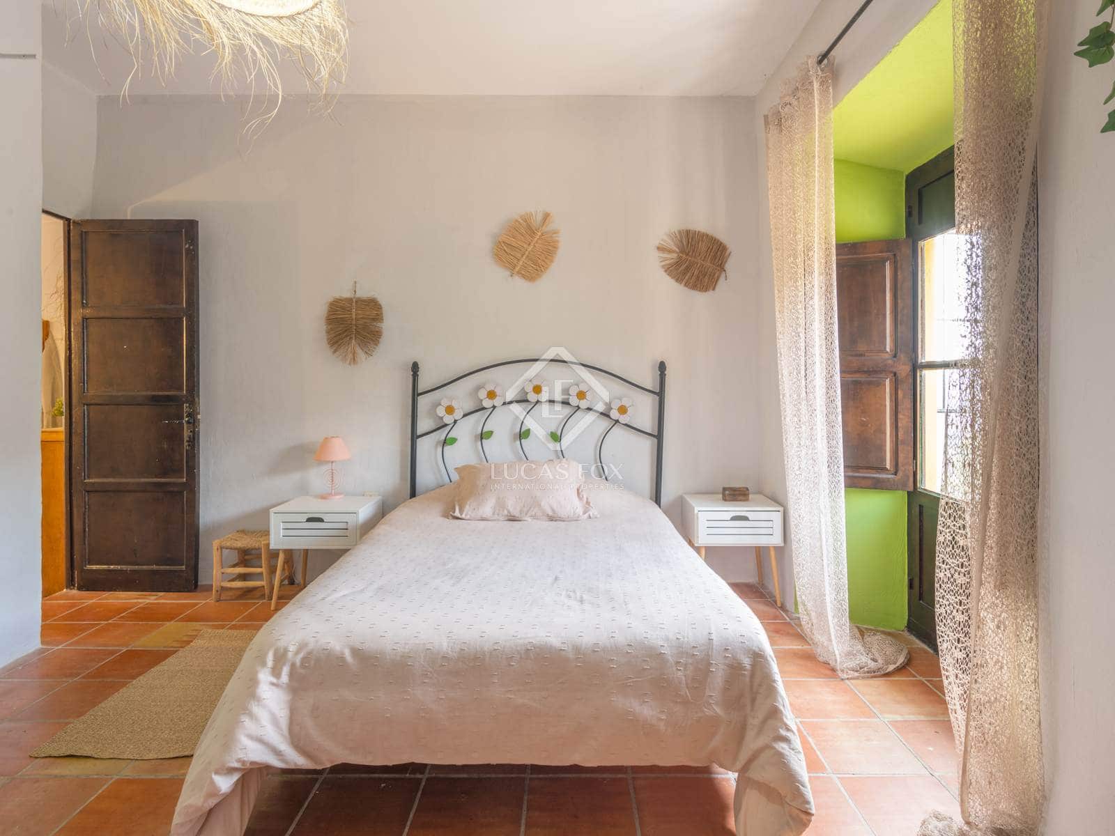 11 soveværelse Finca/Landehus til salg i Malaga by med swimmingpool garage - € 1.250.000 (Ref: 8644477)