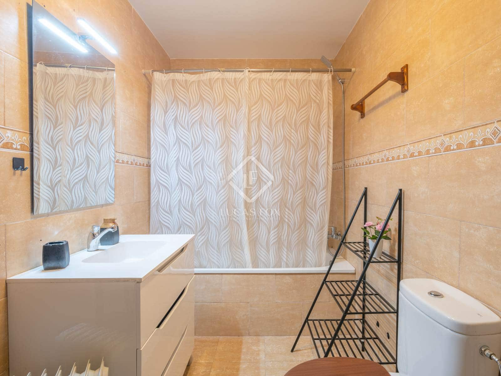 11 soveværelse Finca/Landehus til salg i Malaga by med swimmingpool garage - € 1.250.000 (Ref: 8644477)