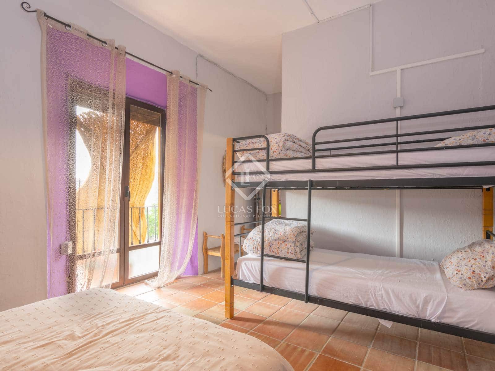 11 soveværelse Finca/Landehus til salg i Malaga by med swimmingpool garage - € 1.250.000 (Ref: 8644477)