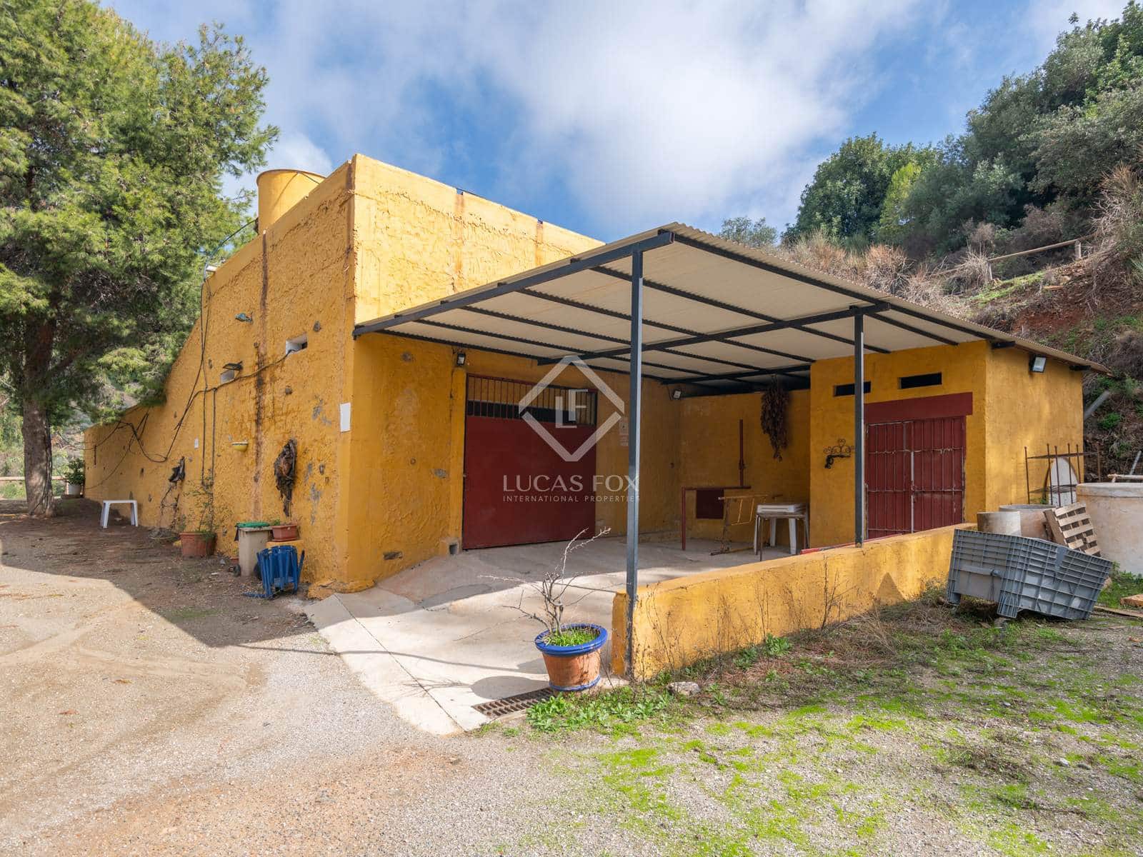 11 soveværelse Finca/Landehus til salg i Malaga by med swimmingpool garage - € 1.250.000 (Ref: 8644477)