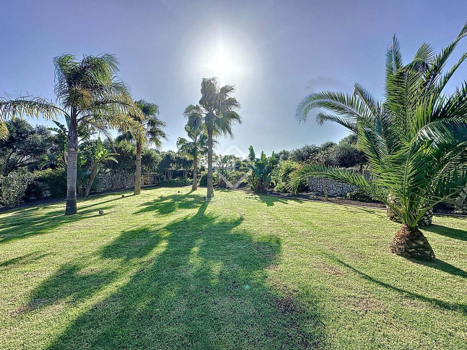 4 soveværelse Finca/Landehus til salg i San Luis / Sant Lluis med swimmingpool garage - € 3.300.000 (Ref: 8646068)