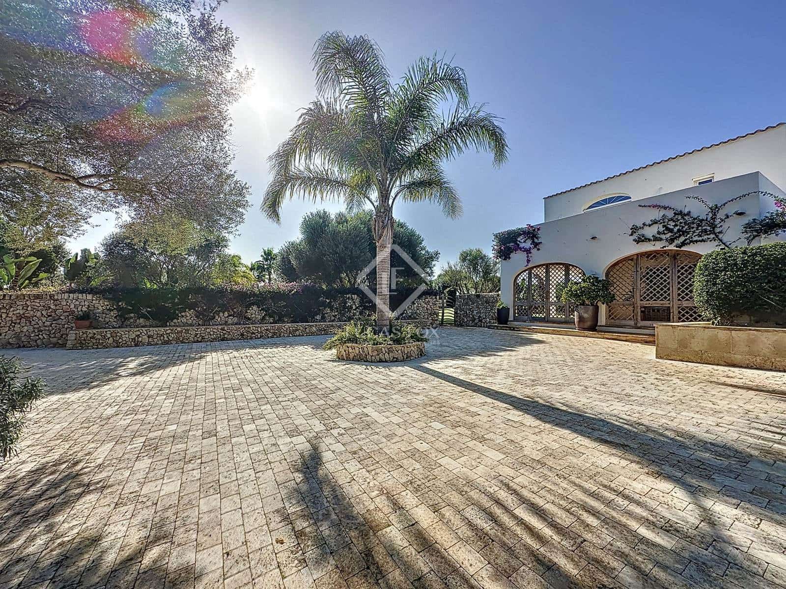 4 soveværelse Finca/Landehus til salg i San Luis / Sant Lluis med swimmingpool garage - € 3.300.000 (Ref: 8646068)