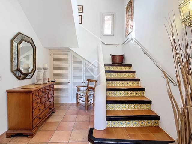 4 soveværelse Villa til salg i Ciutadella de Menorca med swimmingpool garage - € 1.950.000 (Ref: 8647265)