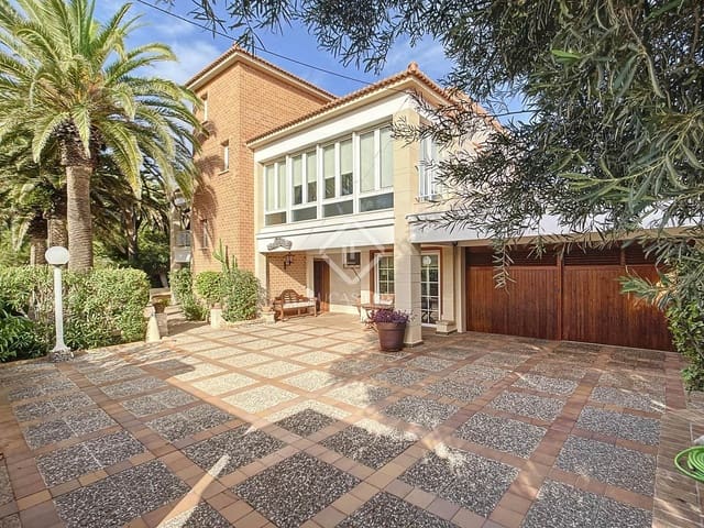 4 soveværelse Villa til salg i Ciutadella de Menorca med swimmingpool garage - € 1.950.000 (Ref: 8647265)