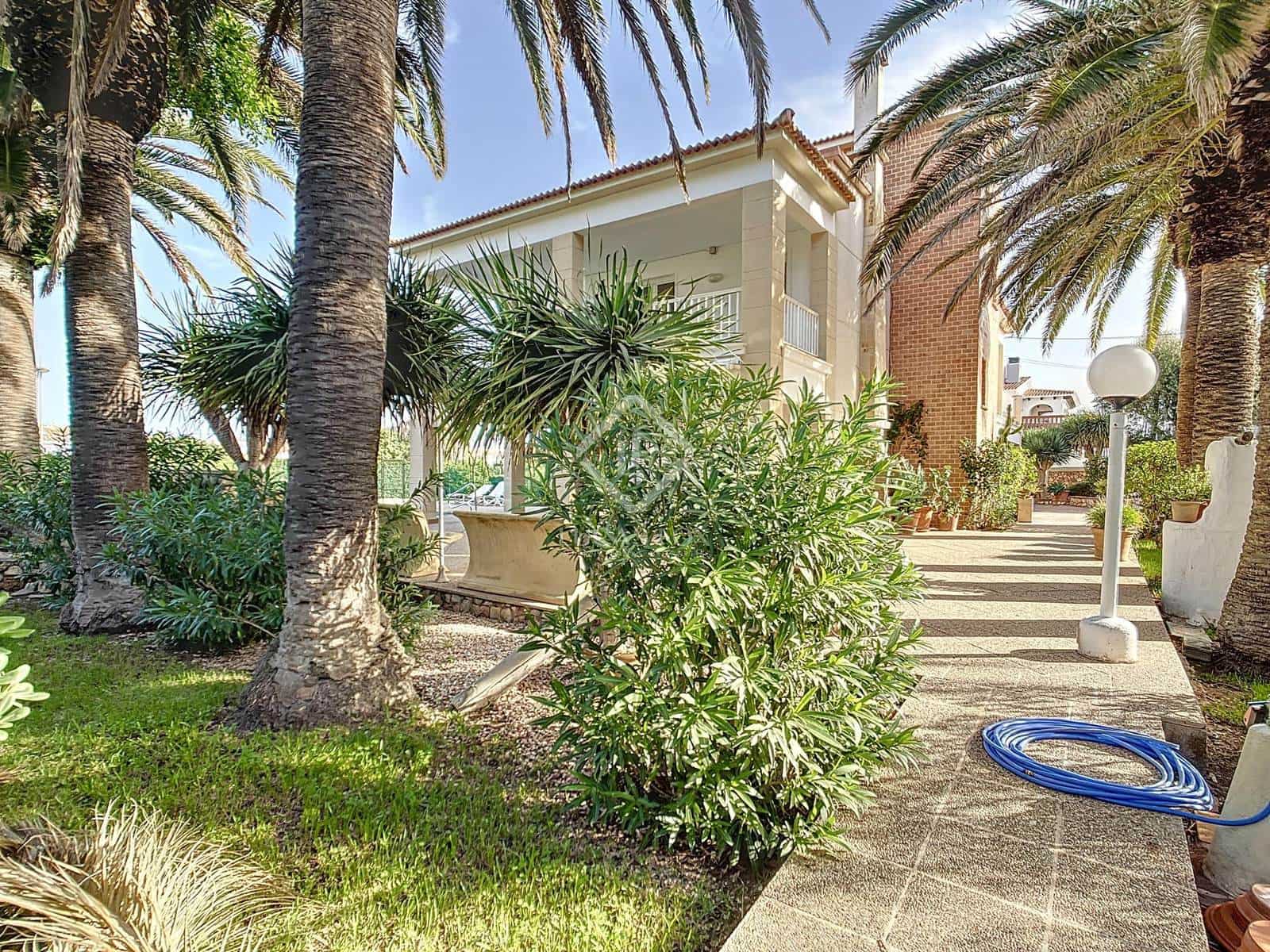 4 soveværelse Villa til salg i Ciutadella de Menorca med swimmingpool garage - € 1.950.000 (Ref: 8647265)