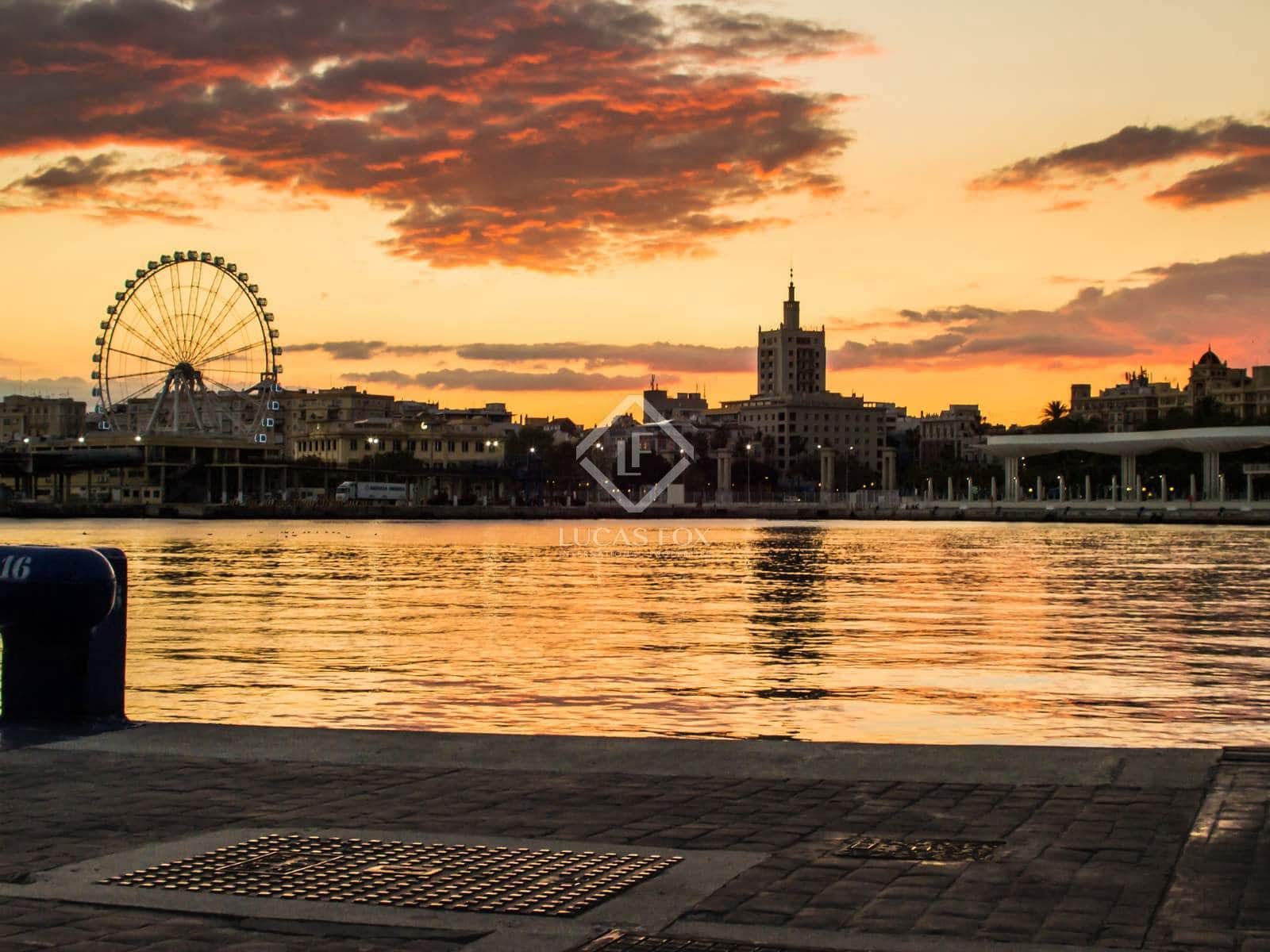 1 bedroom Penthouse for sale in Fuengirola with pool garage - € 790,000 (Ref: 8653308)