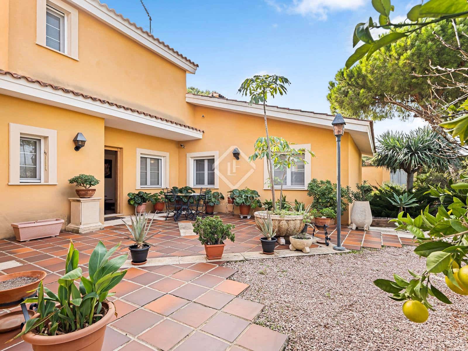 5 bedroom Villa for sale in Muchamiel / Mutxamel with pool garage - € 796,000 (Ref: 8655080)