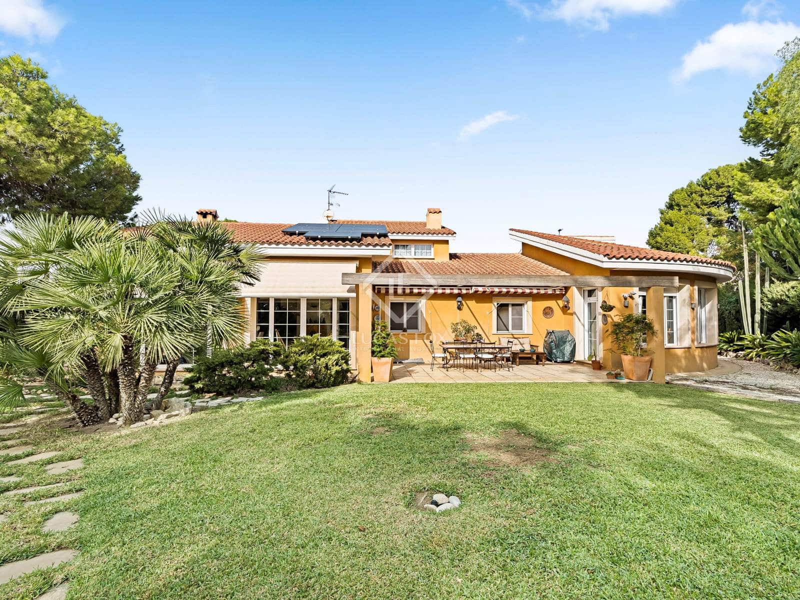 5 bedroom Villa for sale in Muchamiel / Mutxamel with pool garage - € 796,000 (Ref: 8655080)