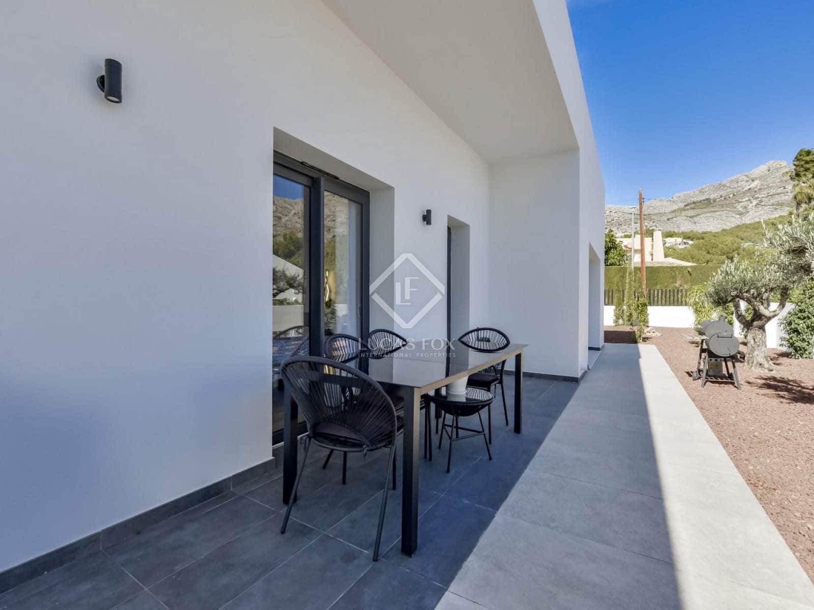 Chalet de 4 habitaciones en Altea en venta con piscina garaje - 995.000 € (Ref: 8657883)