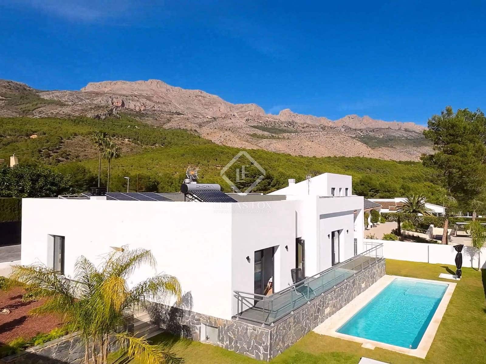 Chalet de 4 habitaciones en Altea en venta con piscina garaje - 995.000 € (Ref: 8657883)