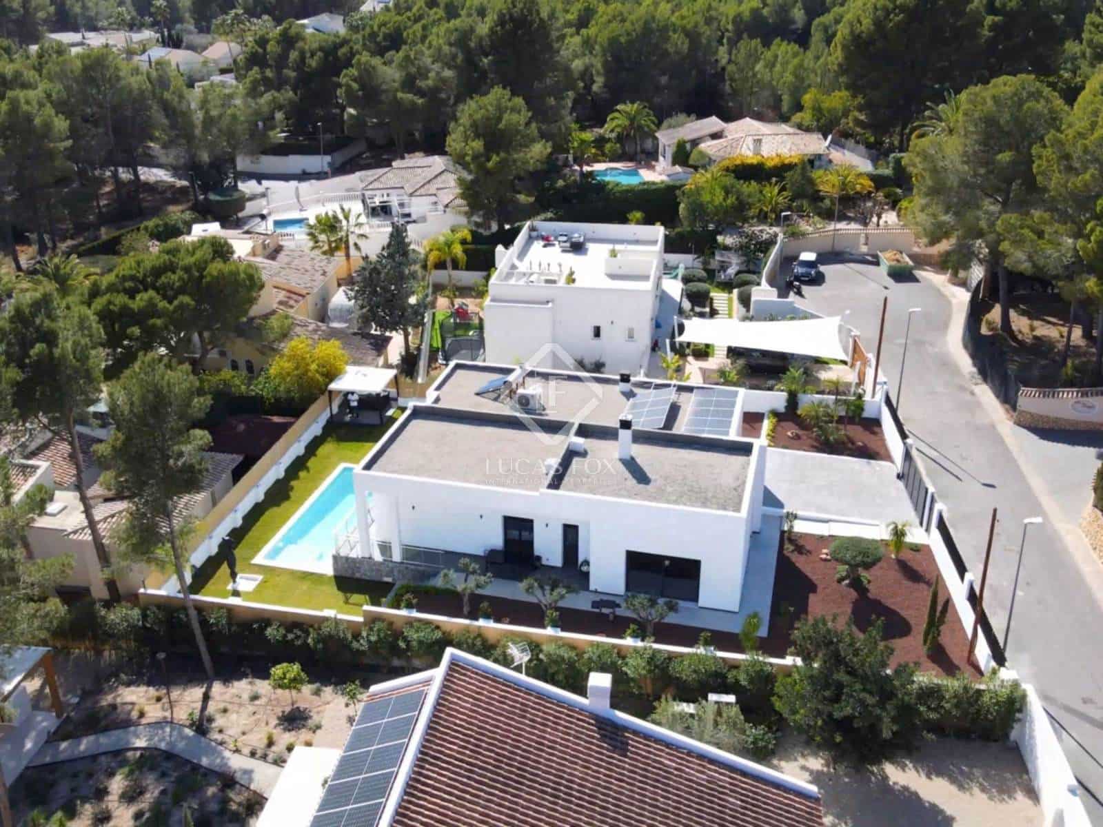 Chalet de 4 habitaciones en Altea en venta con piscina garaje - 995.000 € (Ref: 8657883)