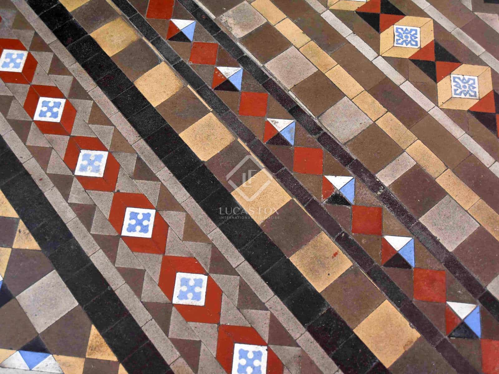 3 slaapkamer Appartement te koop in Barcelona stad - € 1.250.000 (Ref: 8660948)