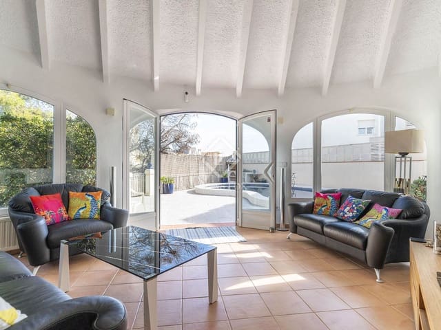 3 makuuhuone Huvila myytävänä paikassa Calpe / Calp mukana uima-altaan 
autotalli - 650 000 € (Ref: 8660950)