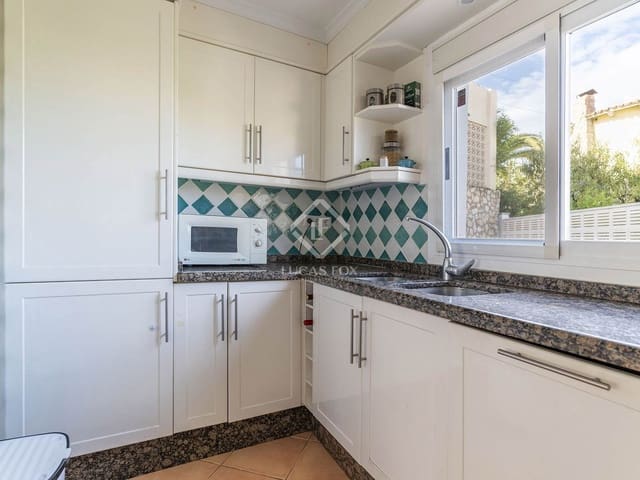 3 makuuhuone Huvila myytävänä paikassa Calpe / Calp mukana uima-altaan 
autotalli - 650 000 € (Ref: 8660950)