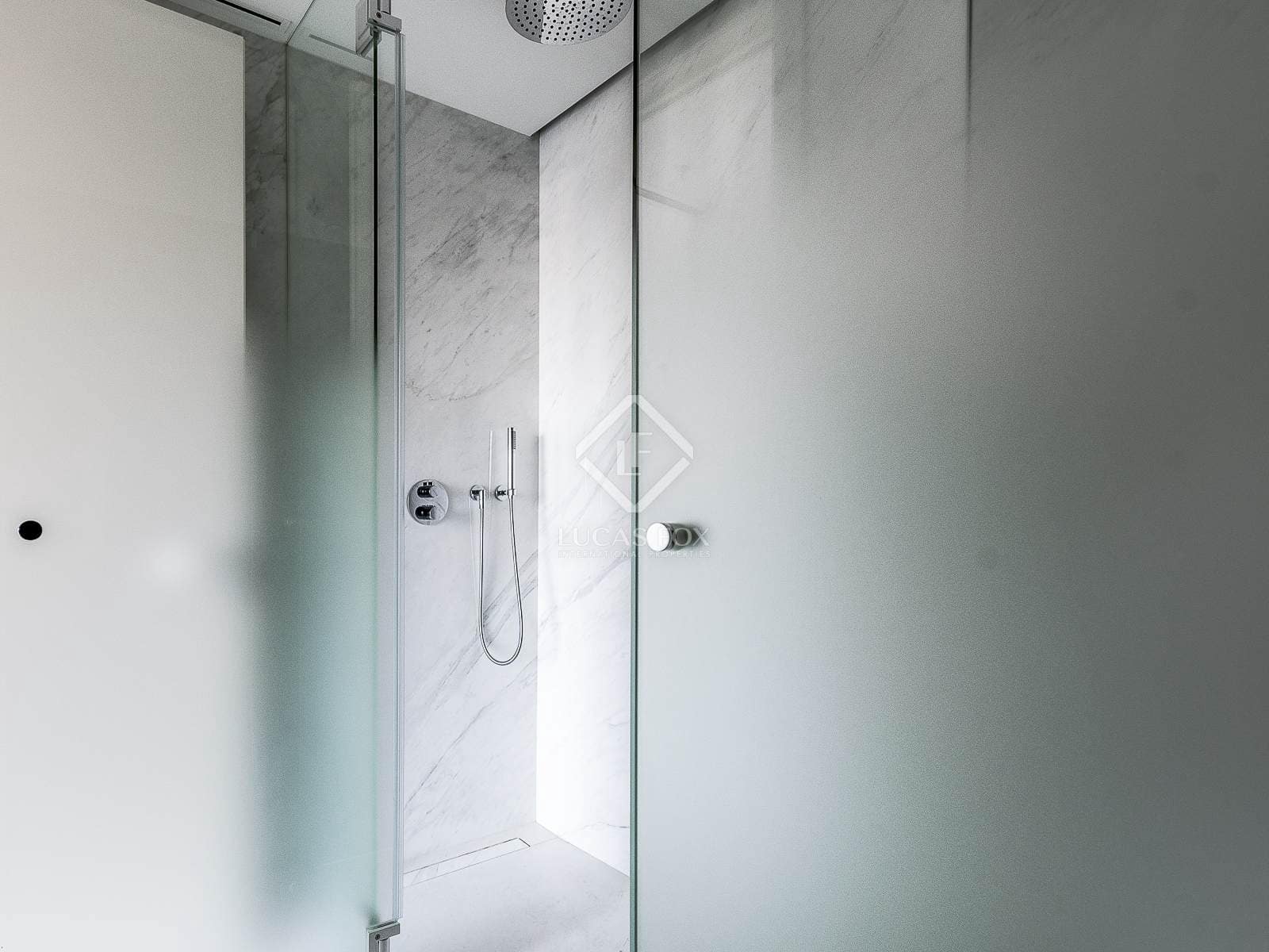 2 soveværelse Lejlighed til salg i Barcelona by med swimmingpool garage - € 999.000 (Ref: 8661542)