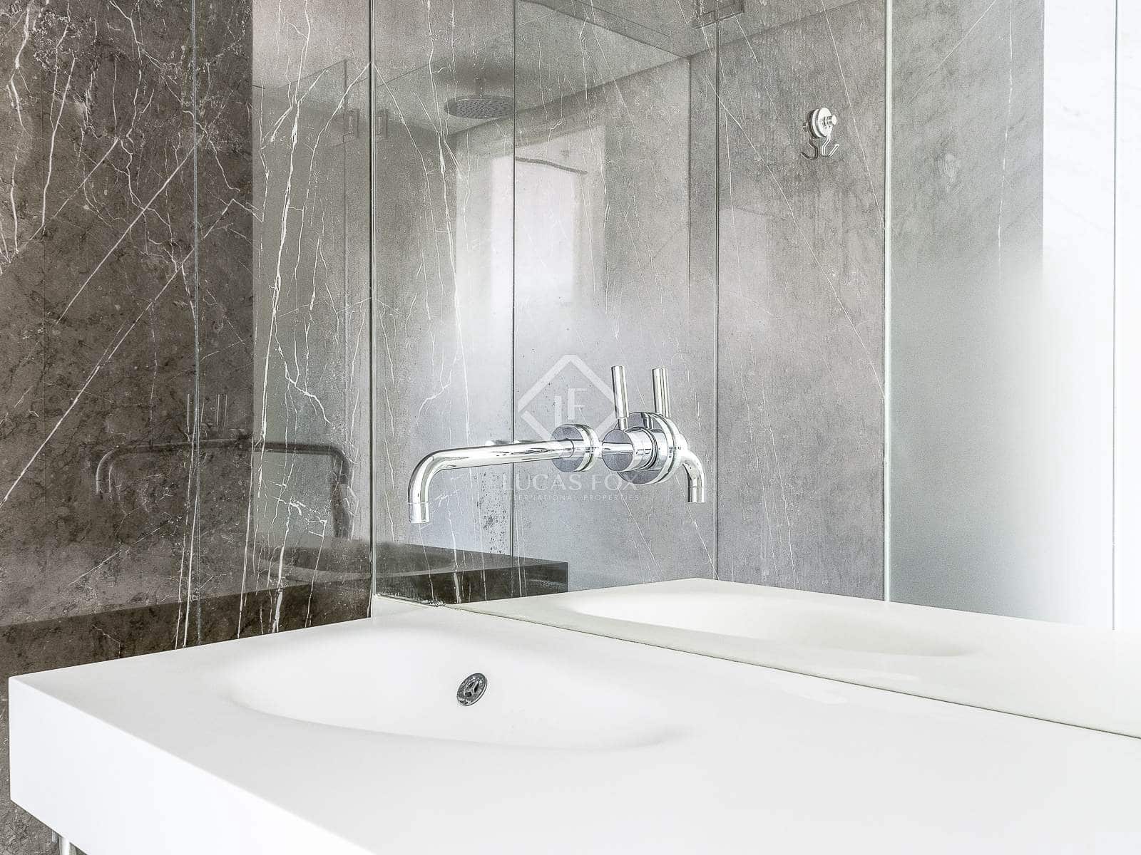 2 soveværelse Lejlighed til salg i Barcelona by med swimmingpool garage - € 999.000 (Ref: 8661542)