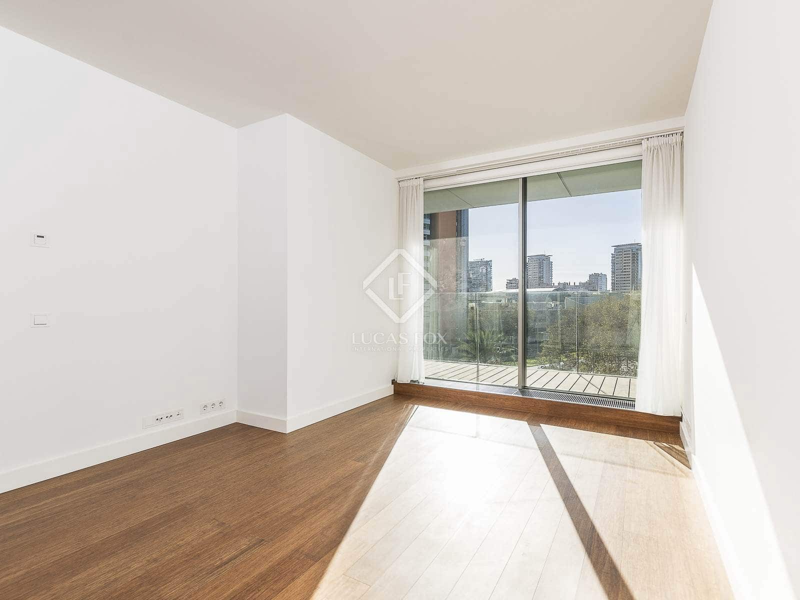 2 soveværelse Lejlighed til salg i Barcelona by med swimmingpool garage - € 999.000 (Ref: 8661542)