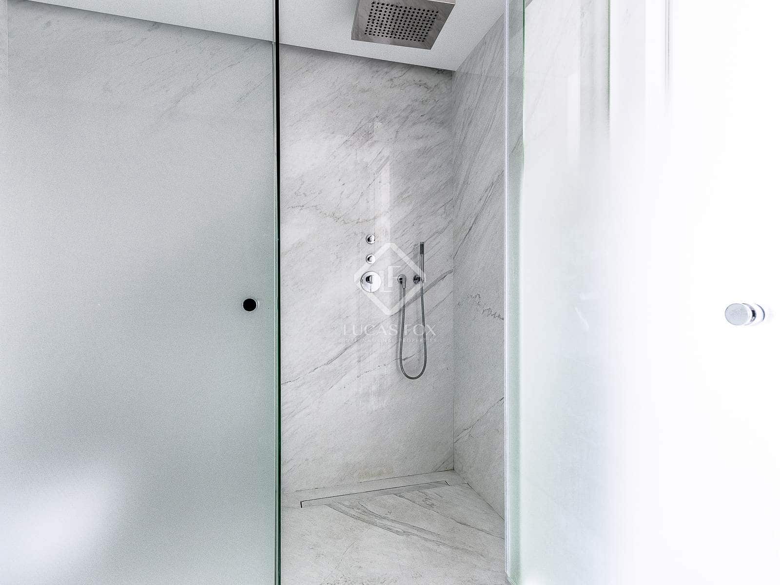 2 soveværelse Lejlighed til salg i Barcelona by med swimmingpool garage - € 999.000 (Ref: 8661542)