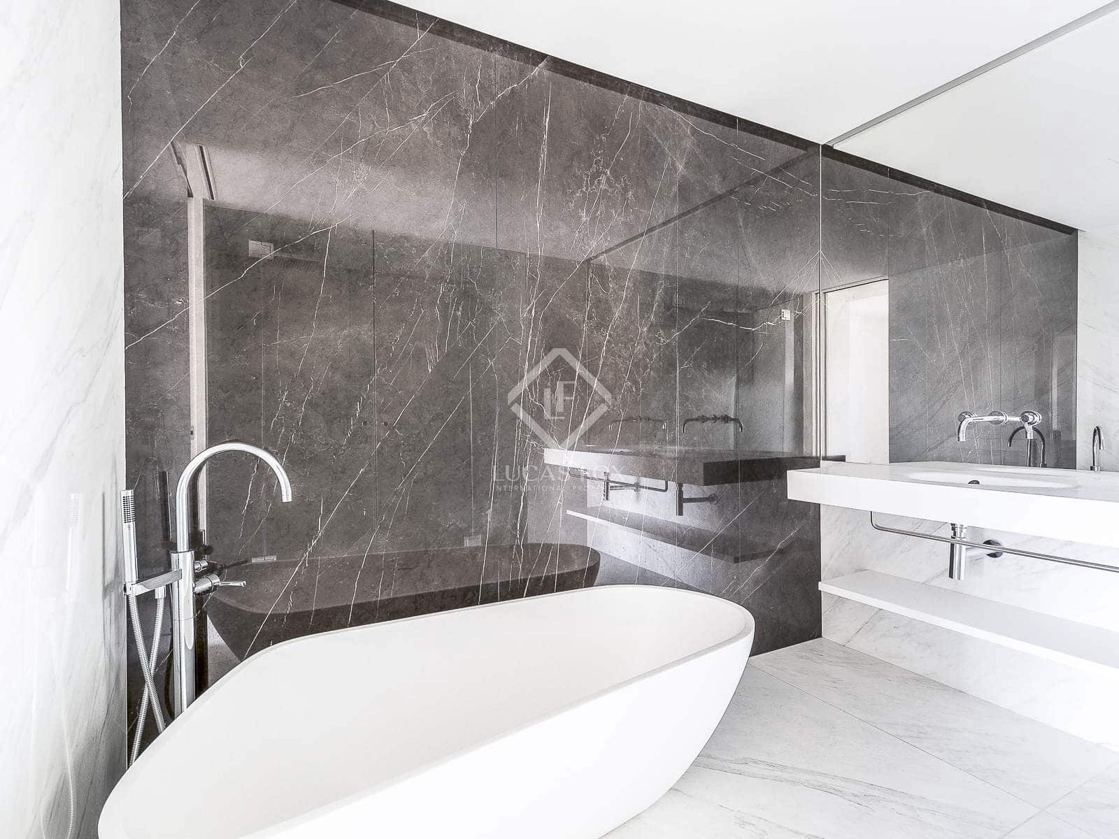 2 soveværelse Lejlighed til salg i Barcelona by med swimmingpool garage - € 999.000 (Ref: 8661542)