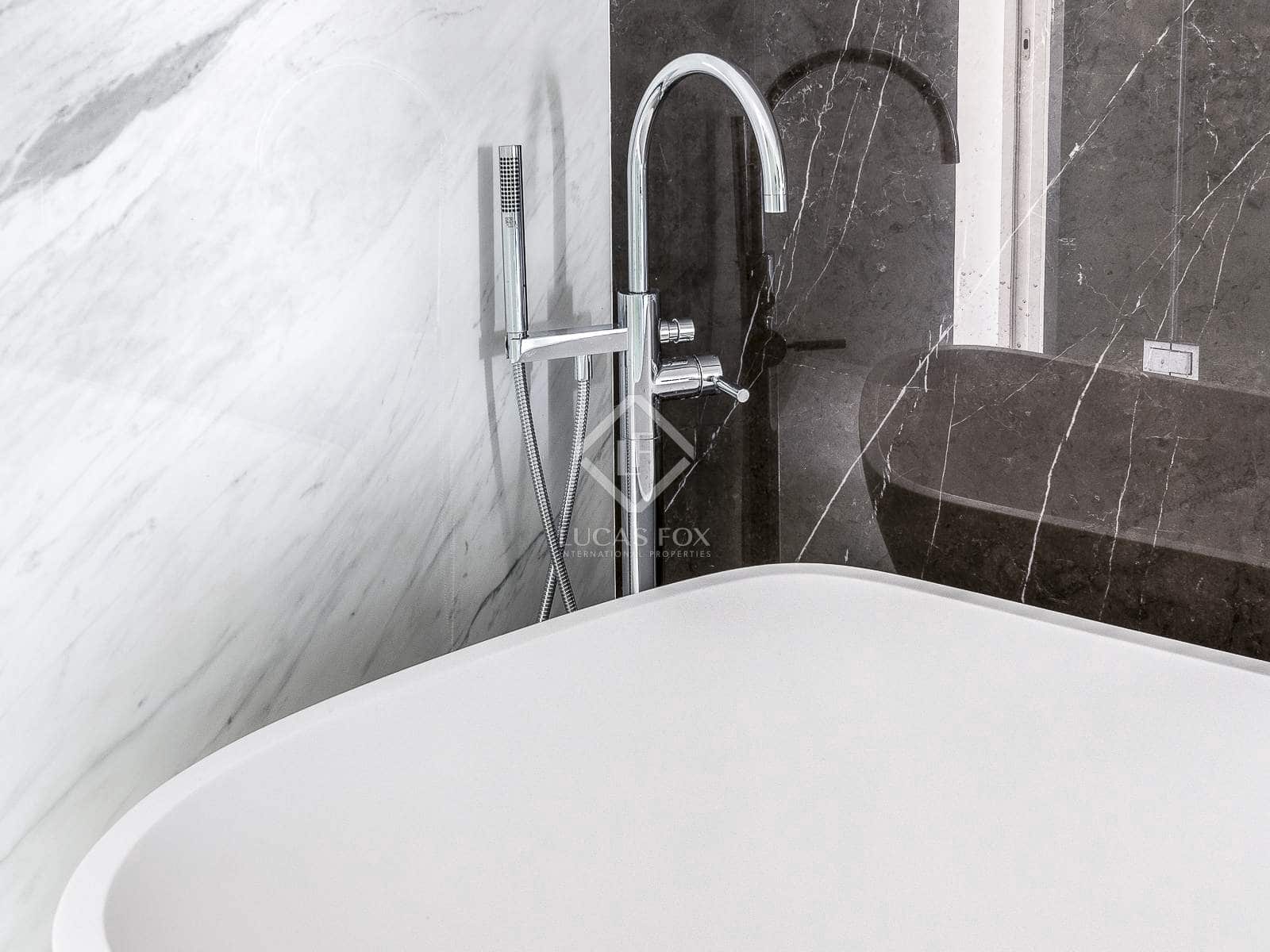 2 soveværelse Lejlighed til salg i Barcelona by med swimmingpool garage - € 999.000 (Ref: 8661542)