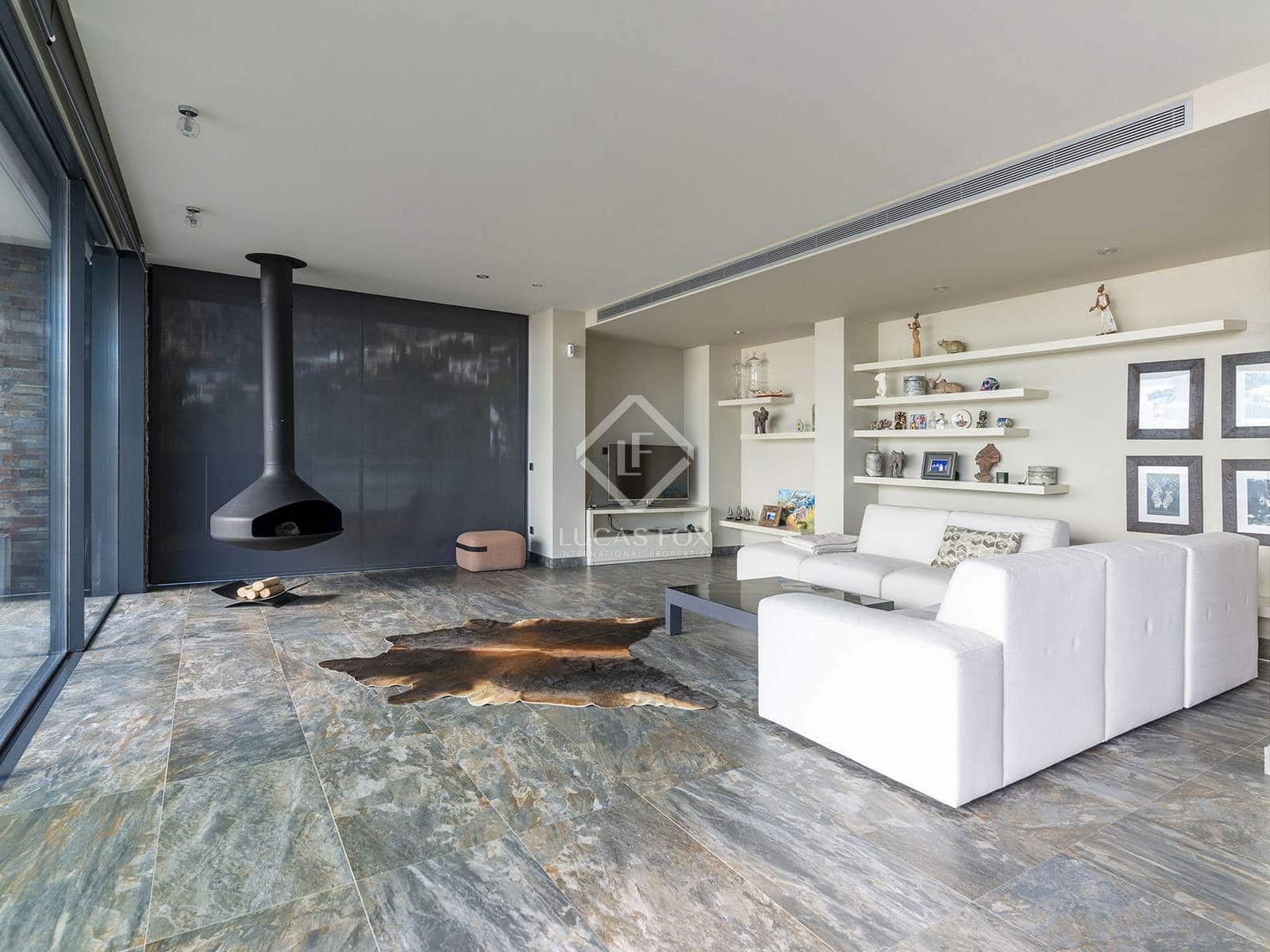 4 bedroom Villa for sale in Altea with pool garage - € 2,650,000 (Ref: 8661795)