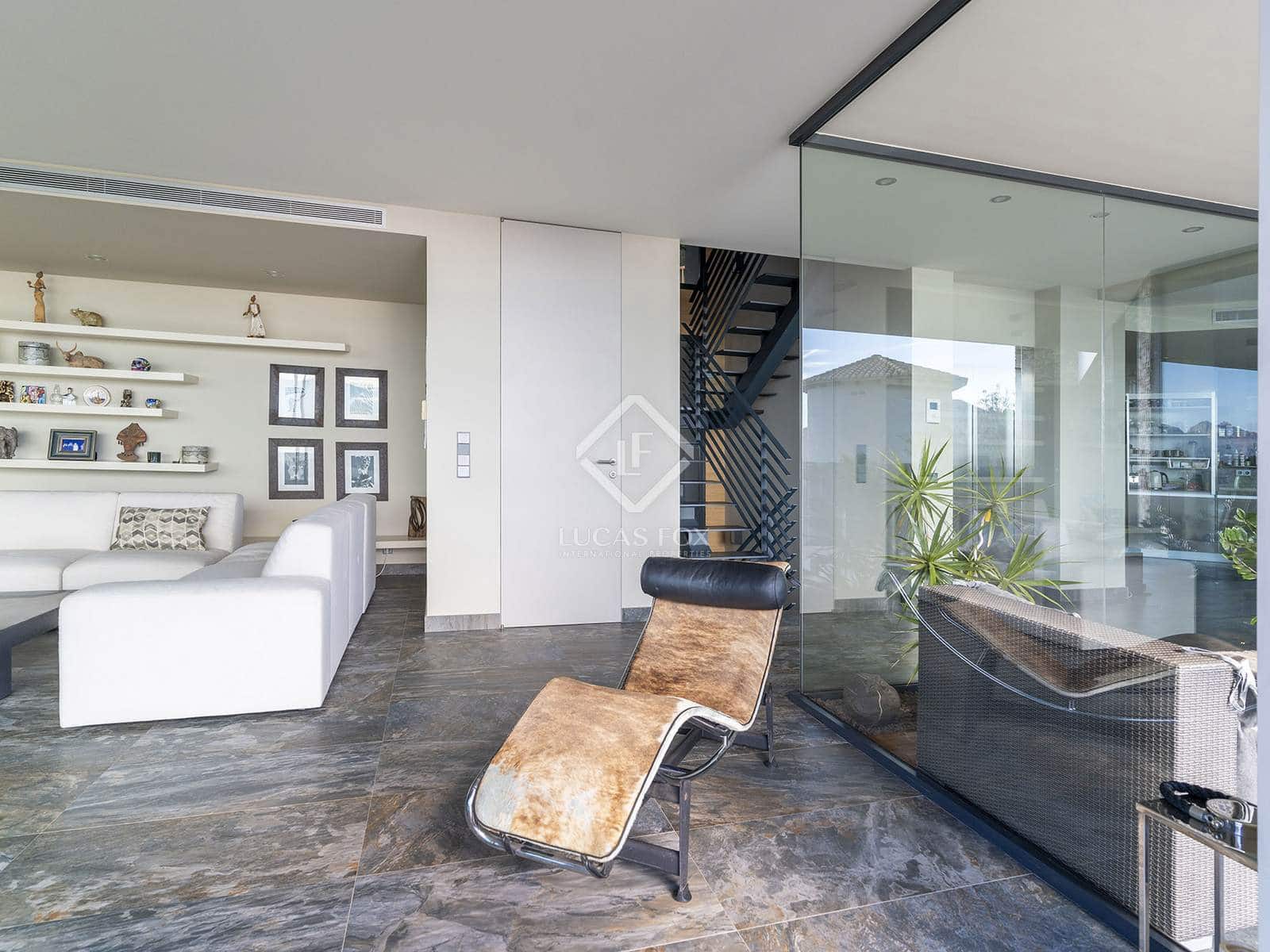 4 bedroom Villa for sale in Altea with pool garage - € 2,650,000 (Ref: 8661795)