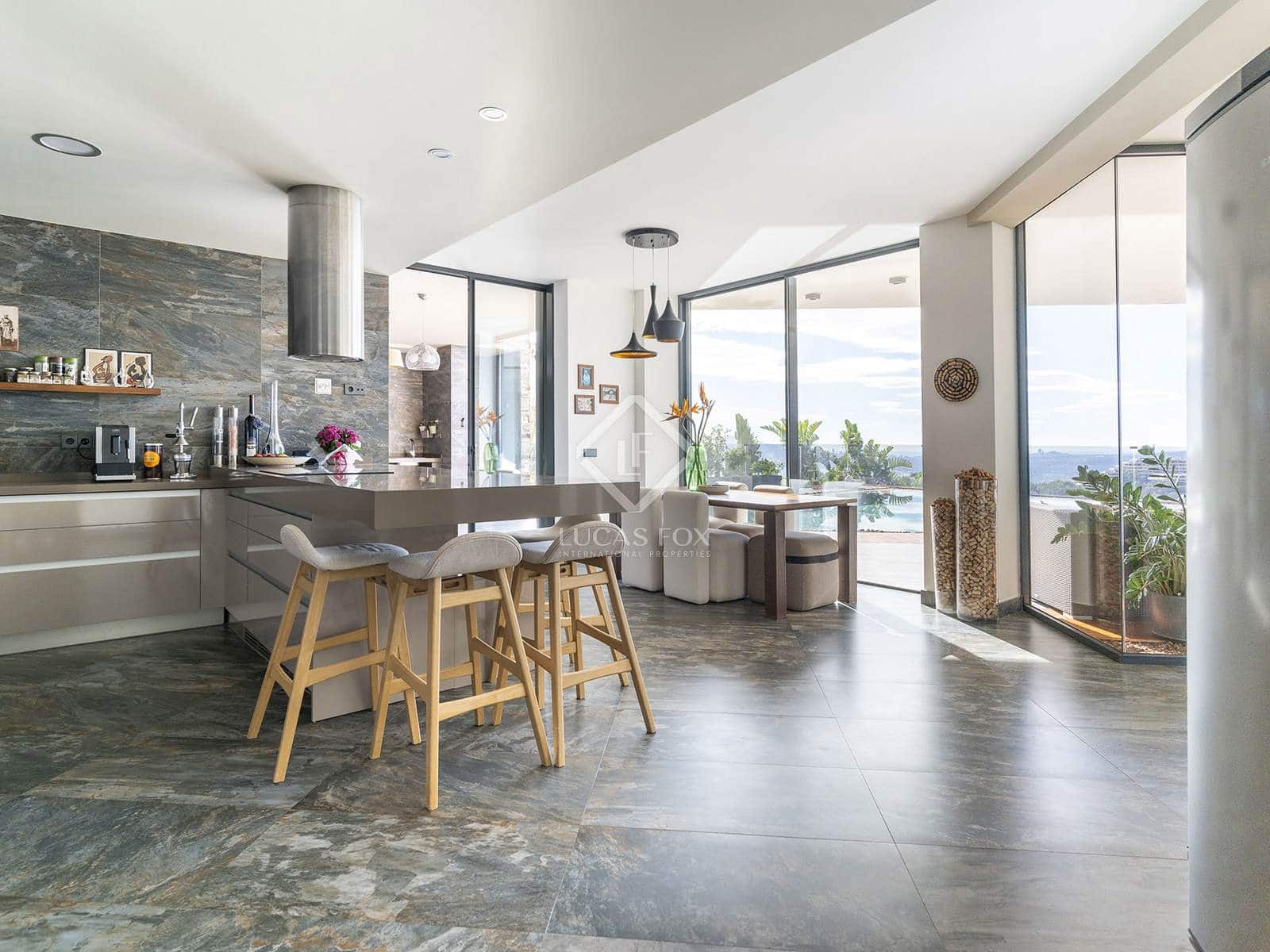 4 bedroom Villa for sale in Altea with pool garage - € 2,650,000 (Ref: 8661795)