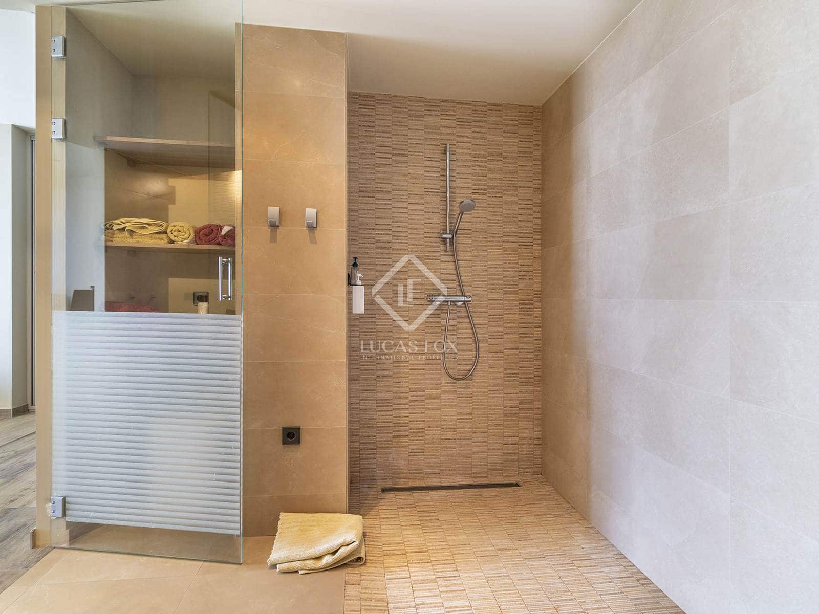 4 bedroom Villa for sale in Altea with pool garage - € 2,650,000 (Ref: 8661795)