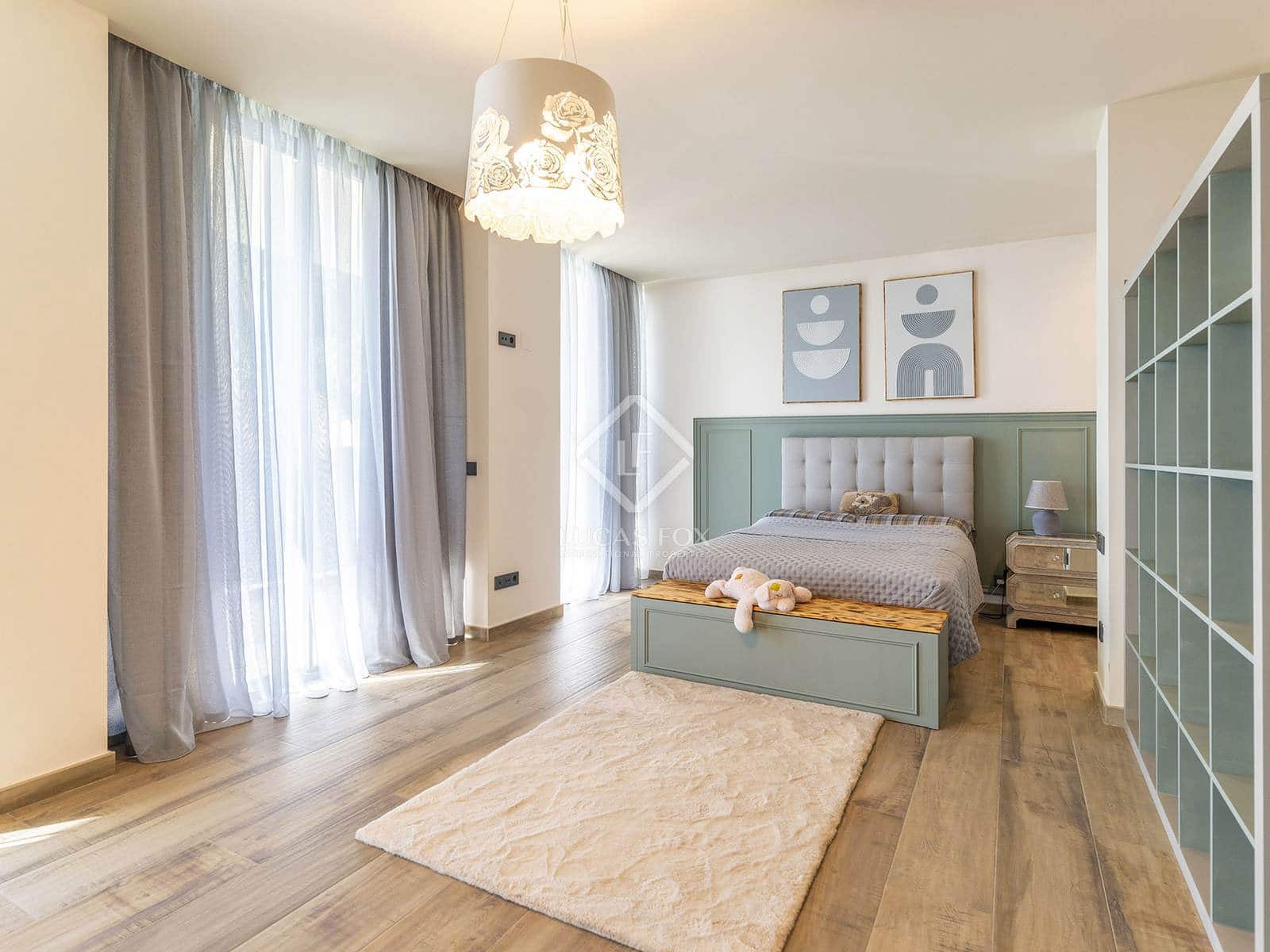 4 bedroom Villa for sale in Altea with pool garage - € 2,650,000 (Ref: 8661795)