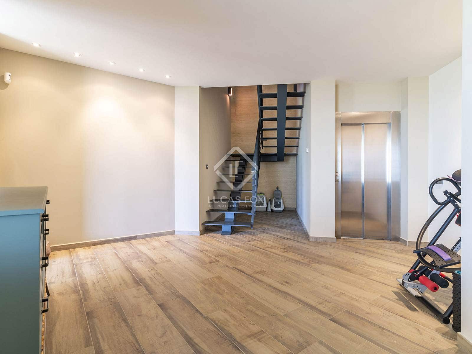 4 bedroom Villa for sale in Altea with pool garage - € 2,650,000 (Ref: 8661795)