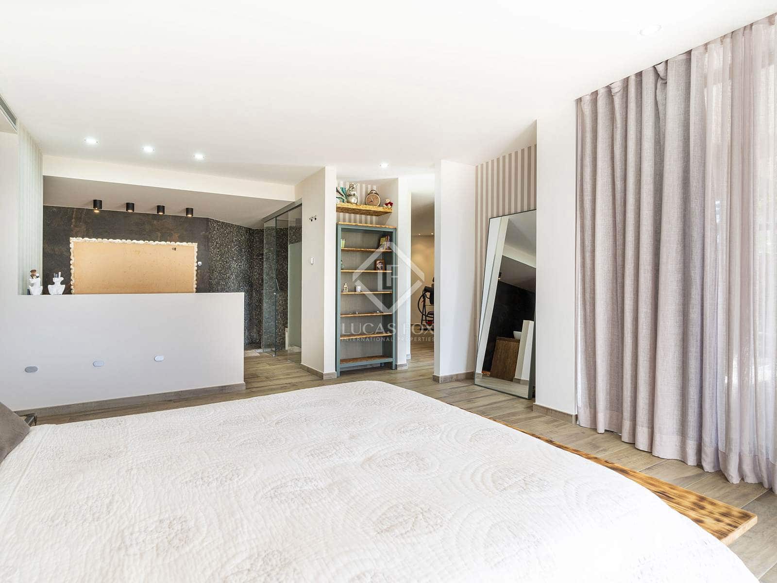 4 bedroom Villa for sale in Altea with pool garage - € 2,650,000 (Ref: 8661795)