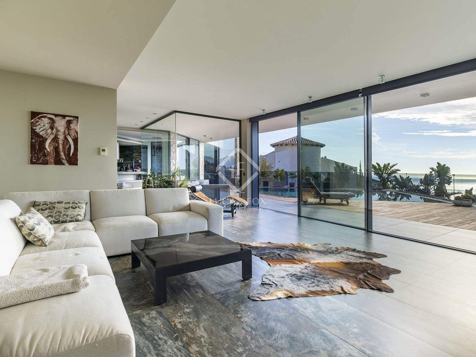 4 bedroom Villa for sale in Altea with pool garage - € 2,650,000 (Ref: 8661795)