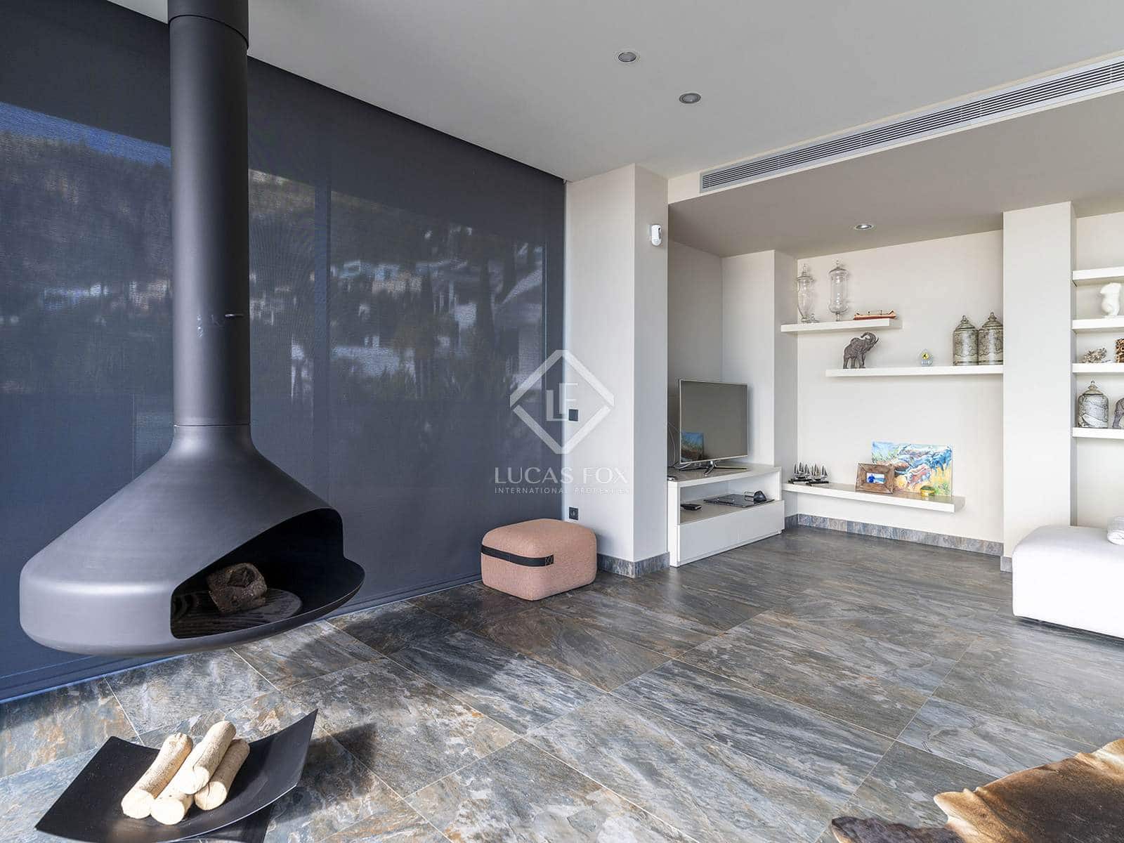 4 bedroom Villa for sale in Altea with pool garage - € 2,650,000 (Ref: 8661795)