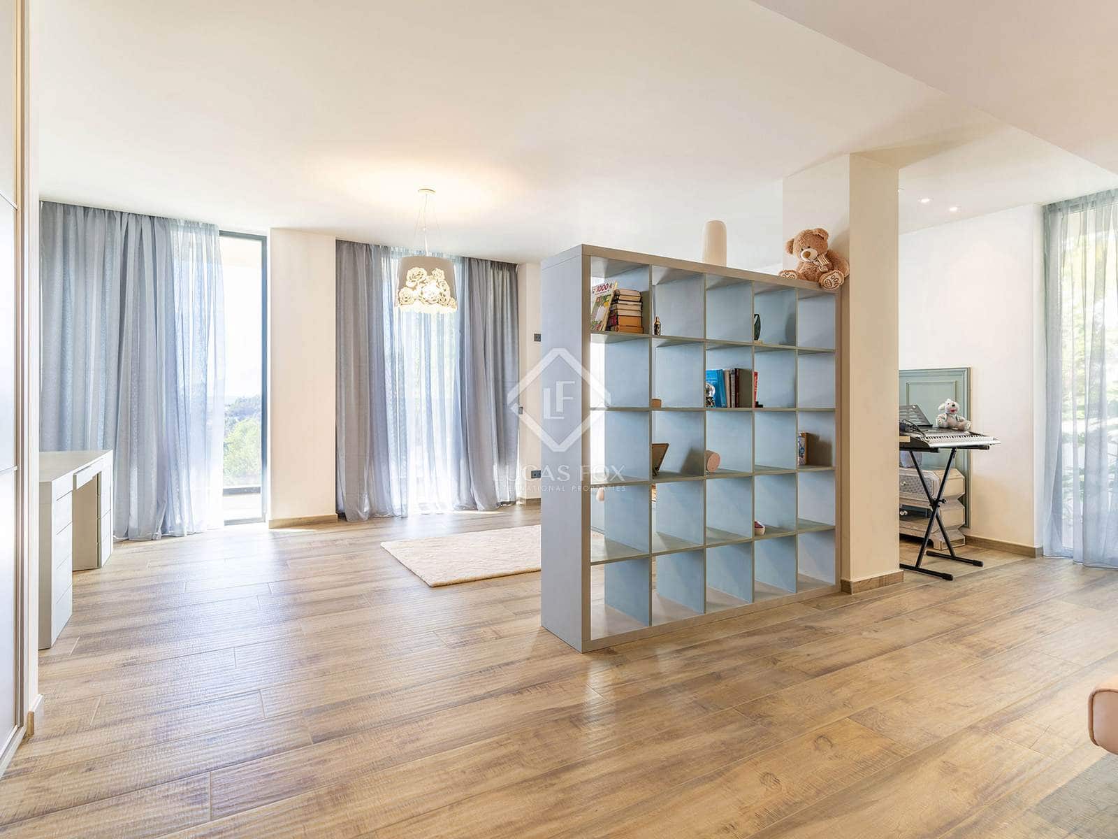 4 bedroom Villa for sale in Altea with pool garage - € 2,650,000 (Ref: 8661795)