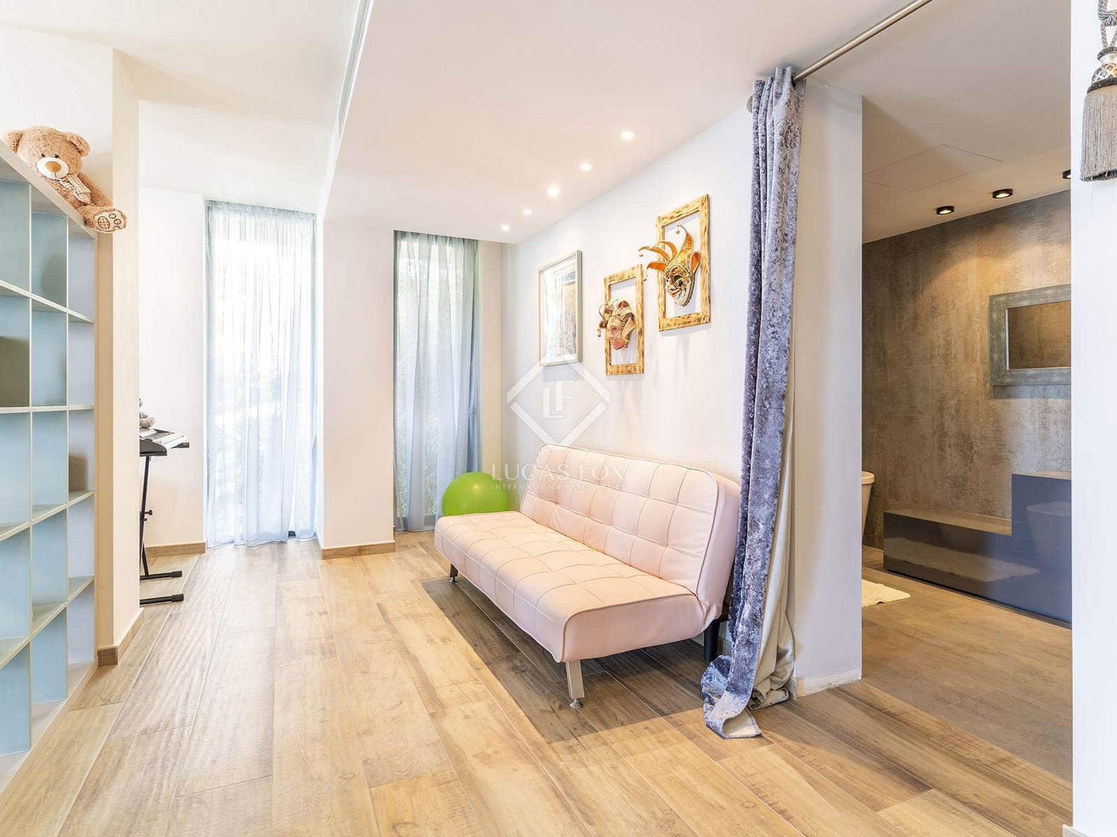 4 bedroom Villa for sale in Altea with pool garage - € 2,650,000 (Ref: 8661795)