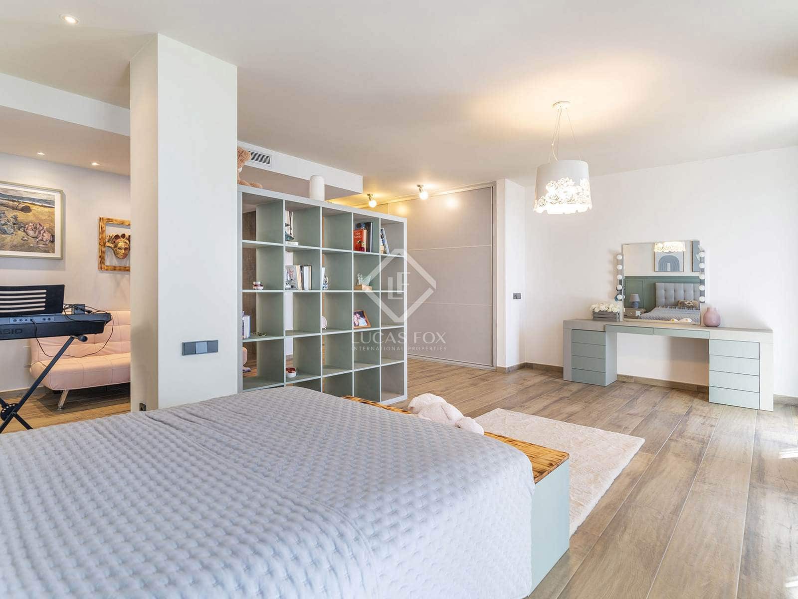 4 bedroom Villa for sale in Altea with pool garage - € 2,650,000 (Ref: 8661795)