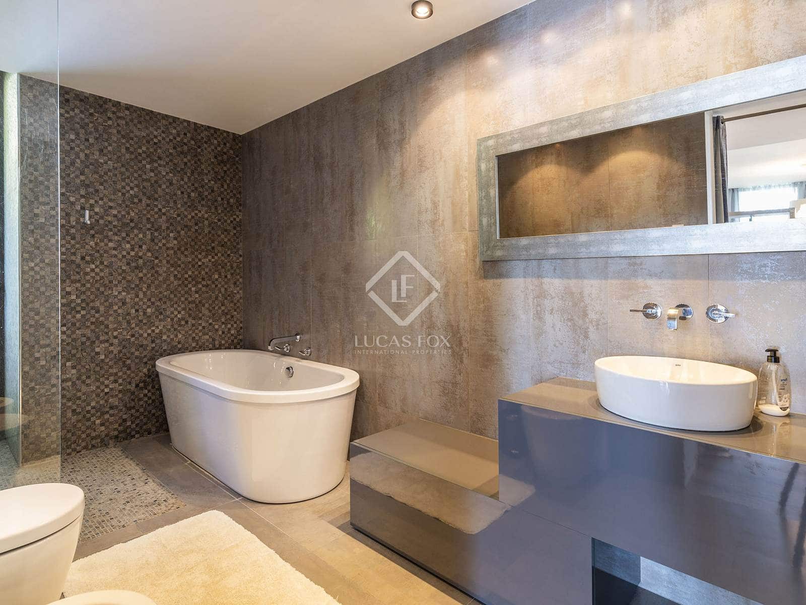 4 bedroom Villa for sale in Altea with pool garage - € 2,650,000 (Ref: 8661795)