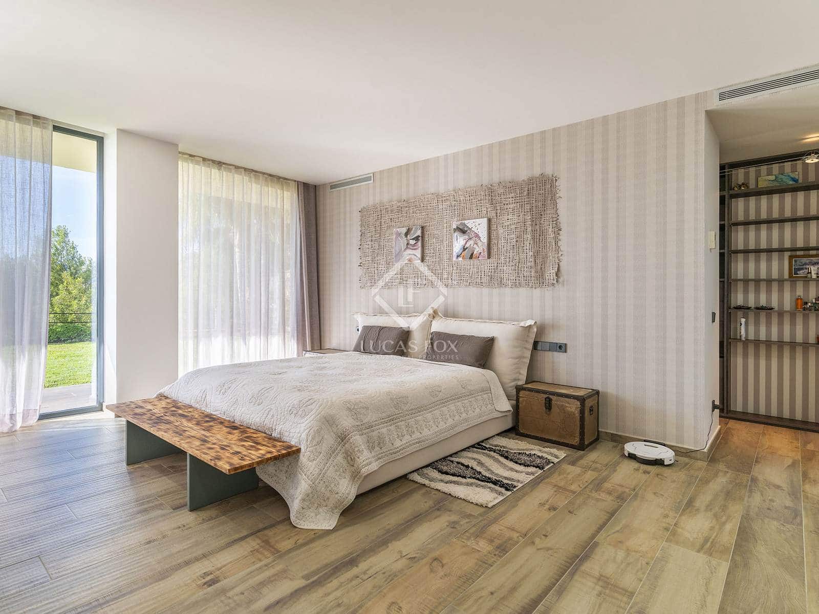 4 bedroom Villa for sale in Altea with pool garage - € 2,650,000 (Ref: 8661795)