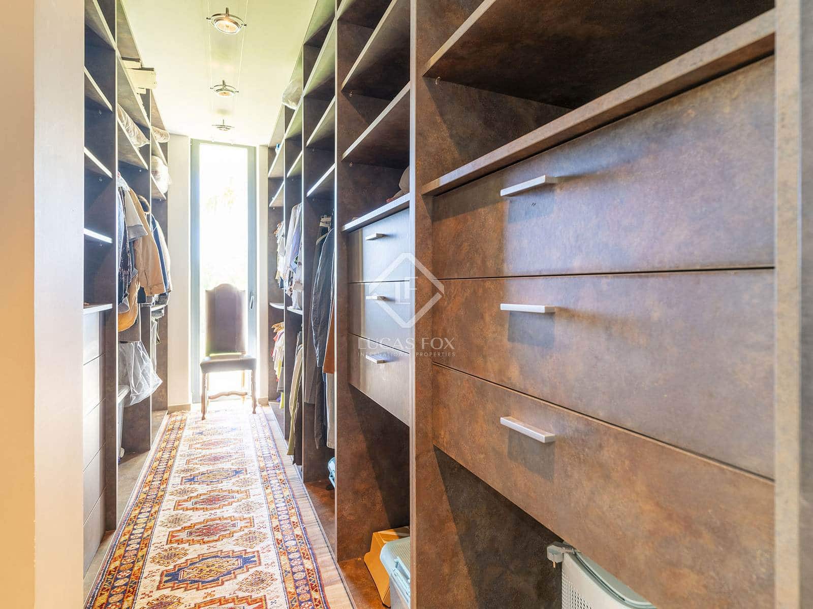 4 bedroom Villa for sale in Altea with pool garage - € 2,650,000 (Ref: 8661795)